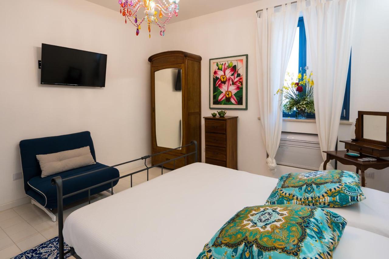 Bed & Breakfast Ispani Inn Resort 3*